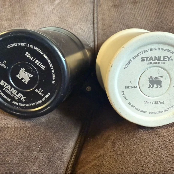 Lot of 2 30 oz Stanleys - Picture 3 of 3